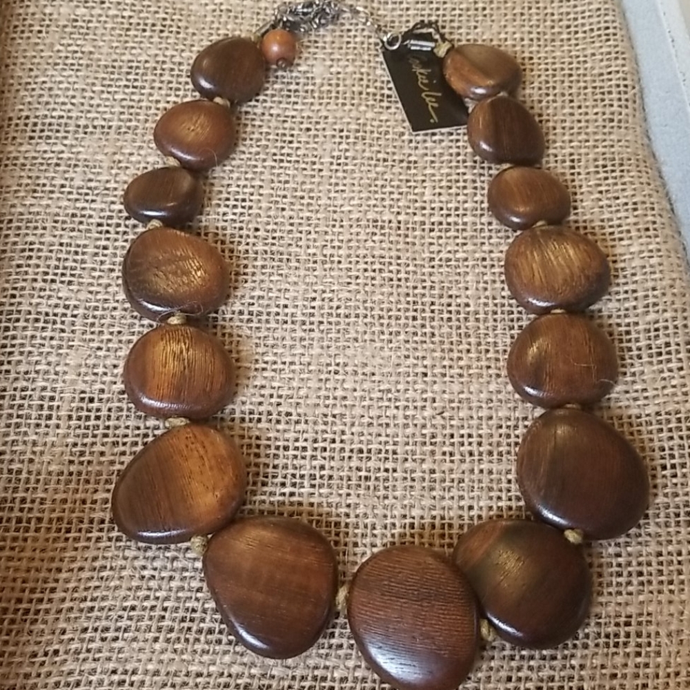 Cookie Lee wood 15 -18 in adjustable necklace